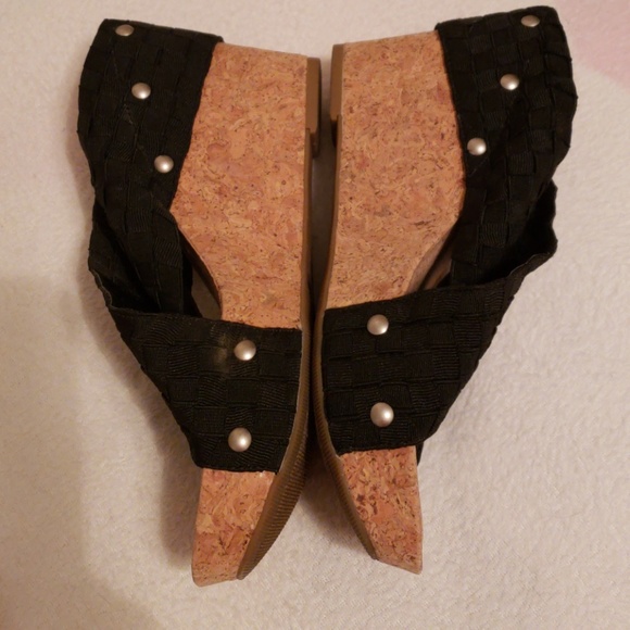 Shoes - Picture 2 of 4